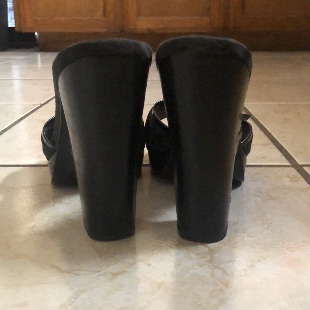 Coach Heel - Picture 4 of 5